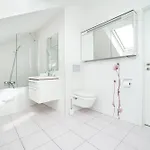 Luxurious 3bed Very Spacious In The Area *