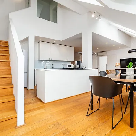 Luxurious 3bed Very Spacious In The Area *