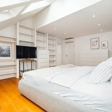 Luxurious 3bed Very Spacious In The Area 公寓 *