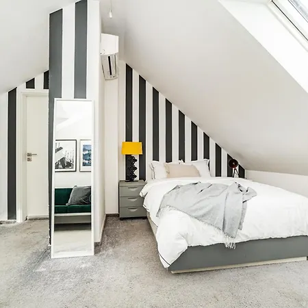 Luxurious 3bed Very Spacious In The Area