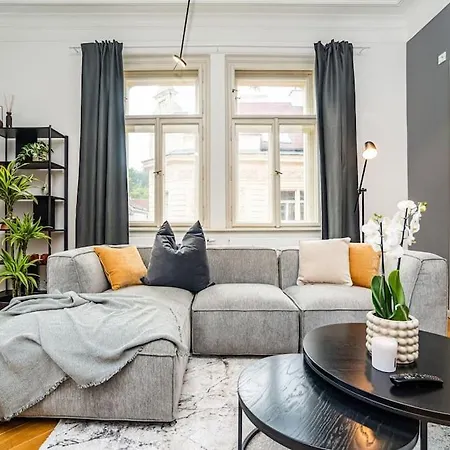 Luxurious 3bed Very Spacious In The Area * Praga