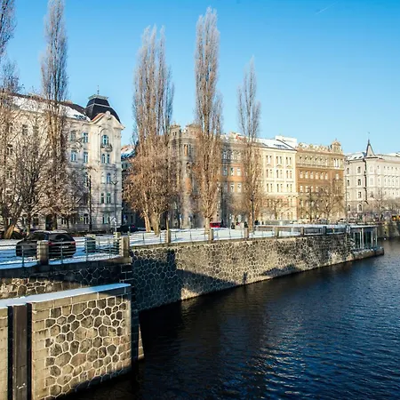 Luxurious 3bed Very Spacious In The Area Praga