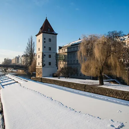Luxurious 3bed Very Spacious In The Area Praga