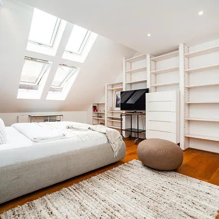 Apartmán Luxurious 3bed Very Spacious In The Area