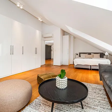 Luxurious 3bed Very Spacious In The Area