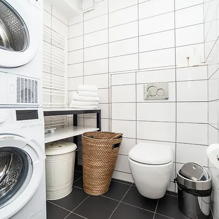 Luxurious 3bed Very Spacious In The Area Apartmán