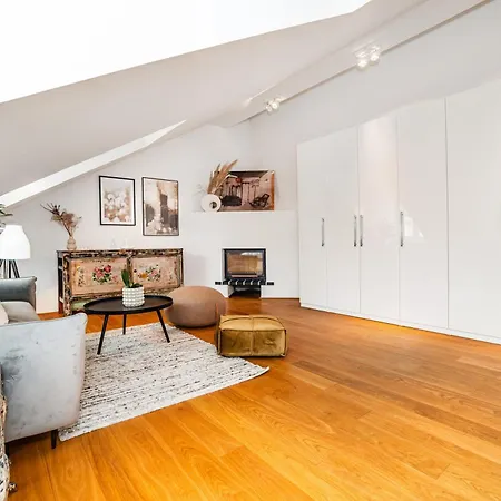 Luxurious 3bed Very Spacious In The Area * Praga