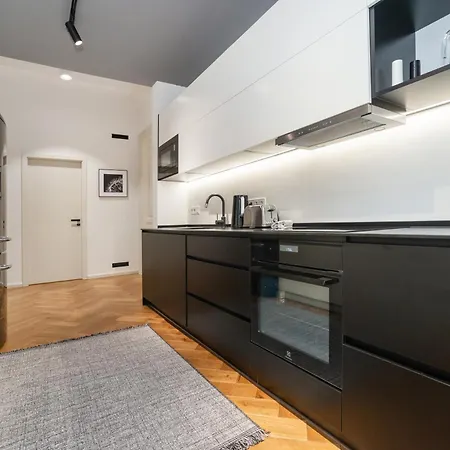 Luxurious 3bed Very Spacious In The Area Praha