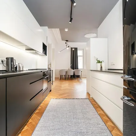 Luxurious 3bed Very Spacious In The Area