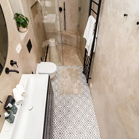 Luxurious 3bed Very Spacious In The Area