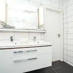 Luxurious 3bed Very Spacious In The Area