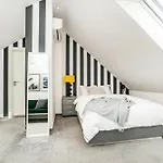 Luxurious 3bed Very Spacious In The Area