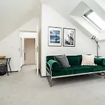 Daire Luxurious 3bed Very Spacious In The Area