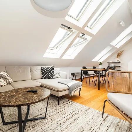 Luxurious 3bed Very Spacious In The Area *